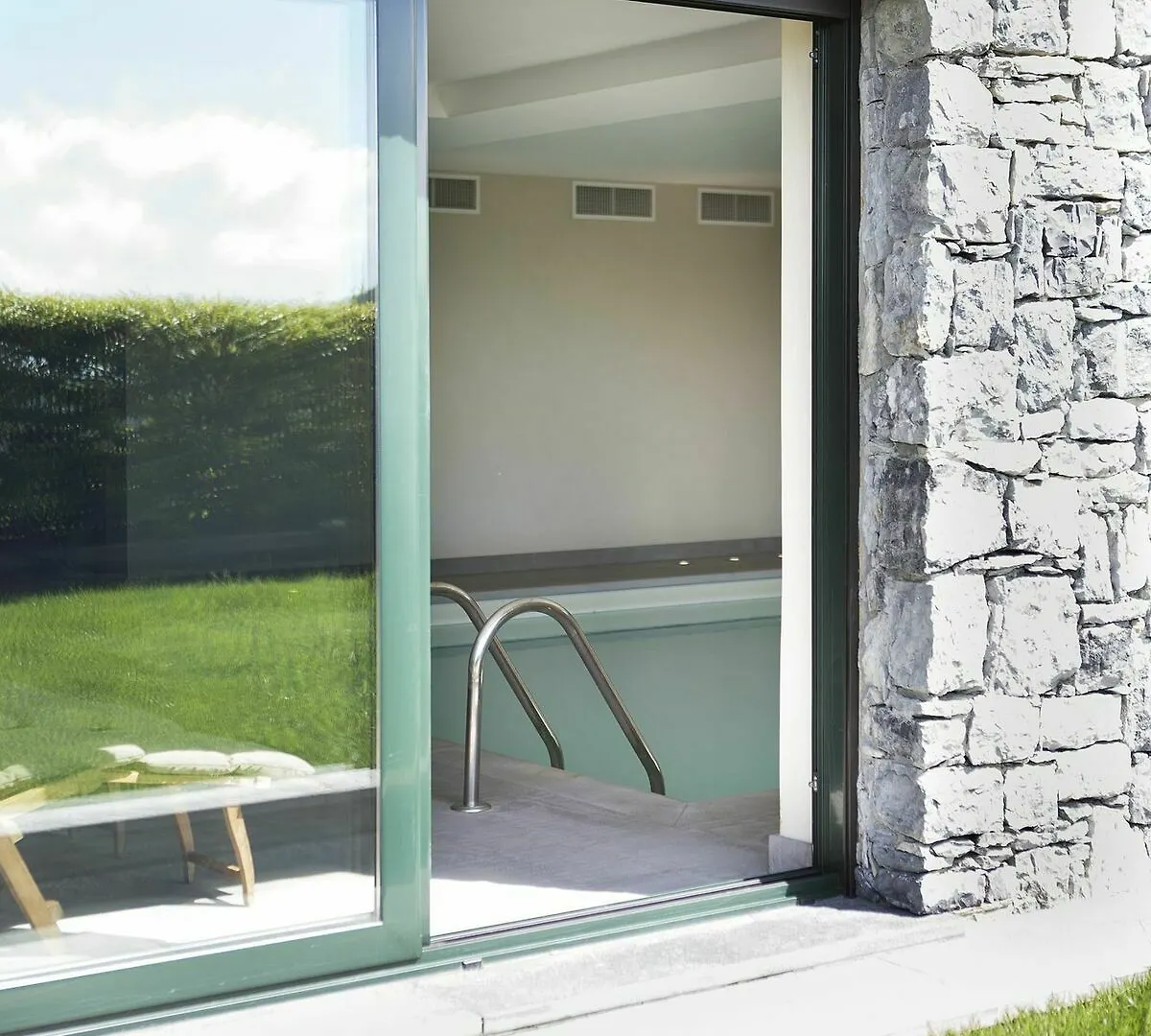 Suite & Pool-Como House-160 Mt-Private Indoor Swimming Pool, Heated All Year-Private Covered Parking-Private Garden And Terrace-Fully Equipped Kitchen 0*,